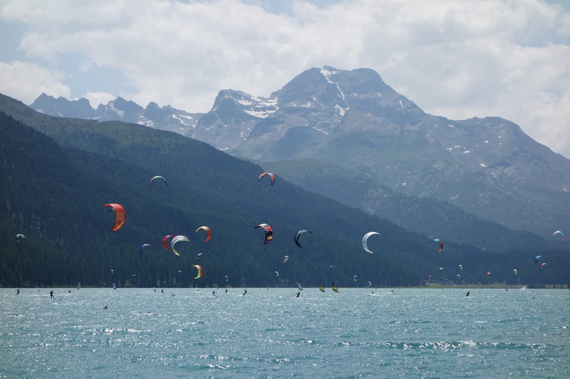 non-urban scene, waterfront, landscape, day, beauty in nature, nature, tranquil scene, switzerland, mountain range, outdoors, surfing, lake, mountain, holiday