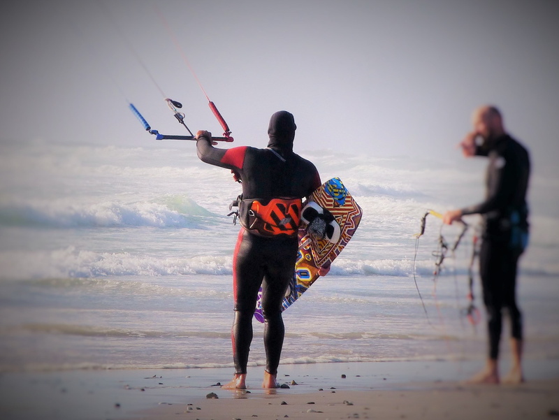 screen, colorful, blue, fly, lifestyles, real people, windsport, water, surfer, human, full length, wave, nature, kite surf, water sports, men, beauty in nature
