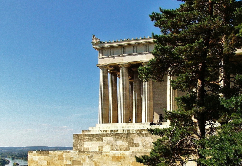 travel destinations, day, ludwig i, walhalla, built structure, colonnade, plant, outdoors, low angle view, ancient civilization, famous Place, athens - Greece