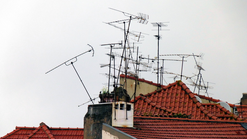 building, home, day, sky, technology, roof tile, roof, chimney, building exterior, nature, house, roofs, antenna - aerial, architecture, 4K, old, built structure