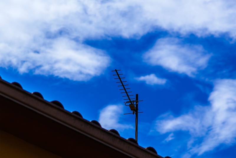 blue sky, plane, signal, antenna, no people, high section, building exterior, telecommunications, sky, nature, building, telecommunications equipment, 1080P
