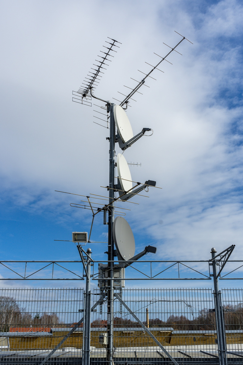 bowl, connection, nature, technology, sky, cloud - sky, outdoors, communication, metal, 5K, satellite, transportation, mode of transportation, analog