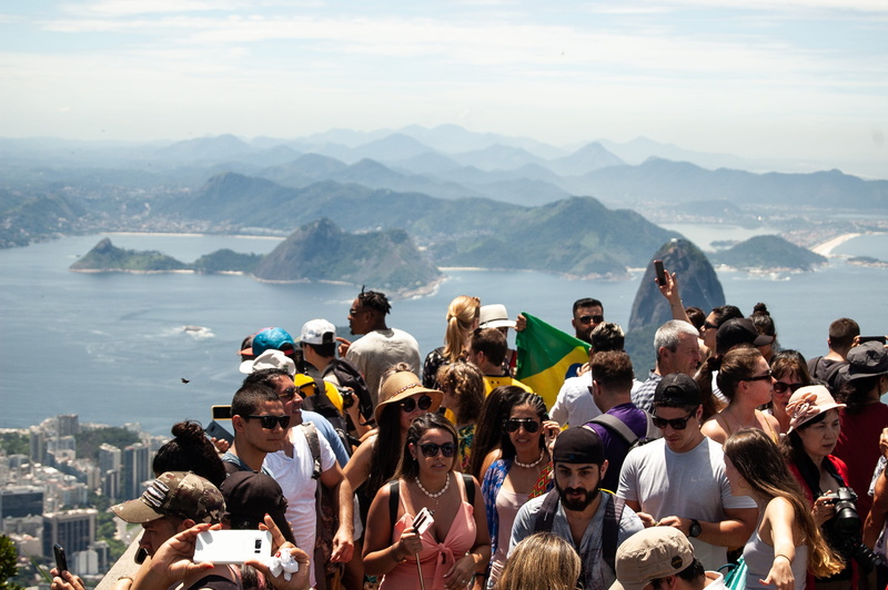 women, audience, apparel, tourist, accessory, cap, 2K, people, mountain, outdoors, sunglasses, baseball cap, human, hat, real people, food, crowd, day
