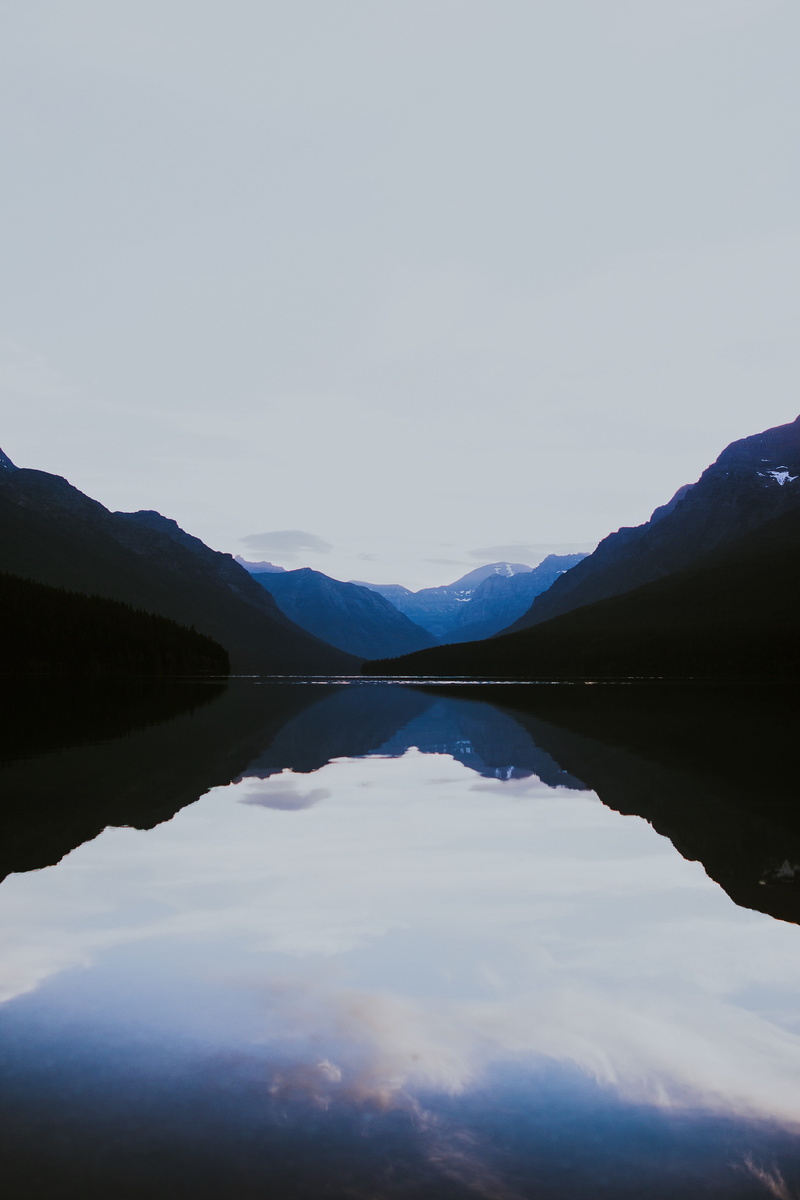 scenics - nature, mountain range, mountain, sky, water, landscape, blue, copy space, tranquil scene, waterfront, cloud - sky, glacier, near, reflection