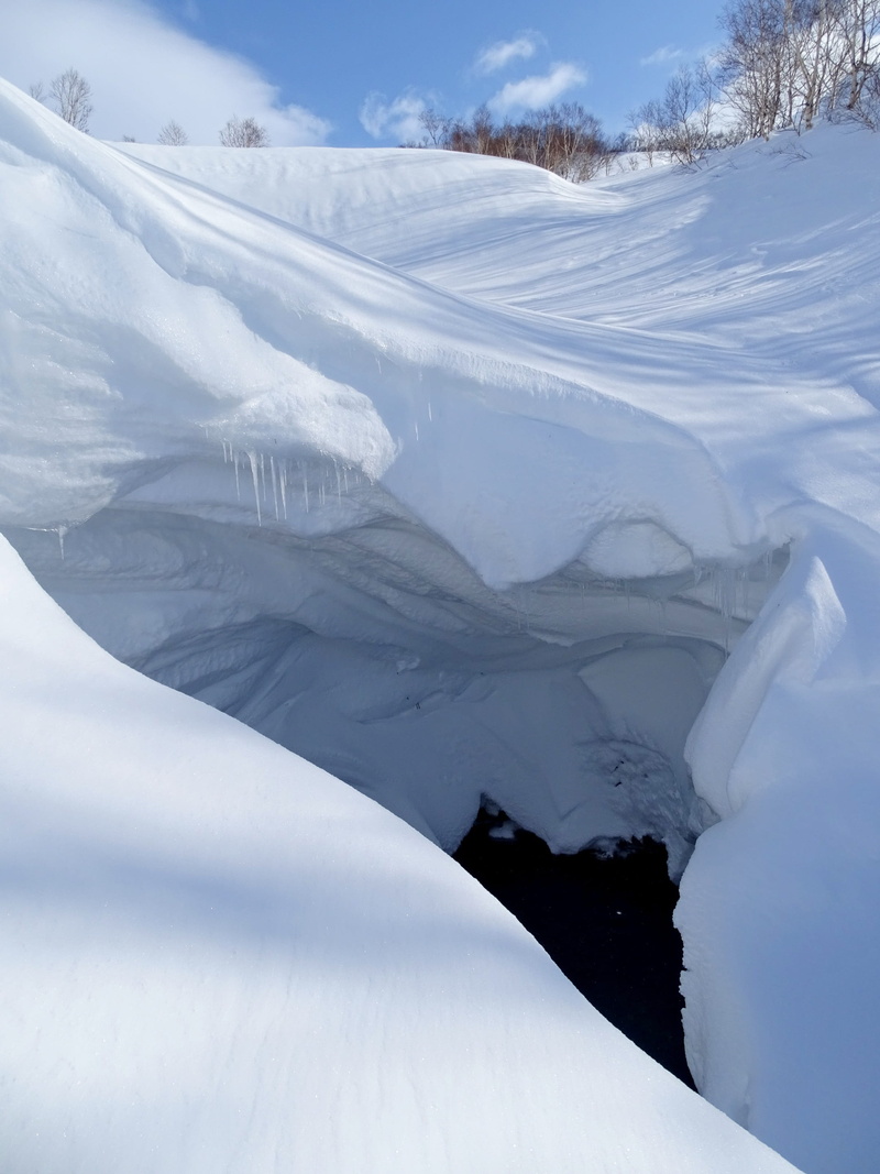 outdoors, yama, frozen, no people, tranquil scene, day, snow, danger, the grotto, scenics - nature, cold, landscape, snow cornice, snow cave, mountain peak