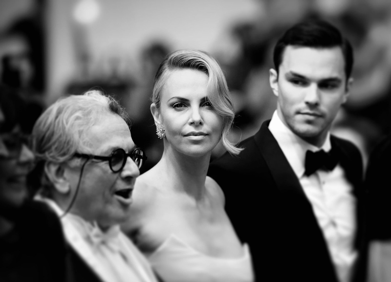 young adult, beautiful woman, Nicholas Hoult, 1080P, adult, males, heterosexual couple, young men, selective focus, glasses, Charlize Theron, men, fashion