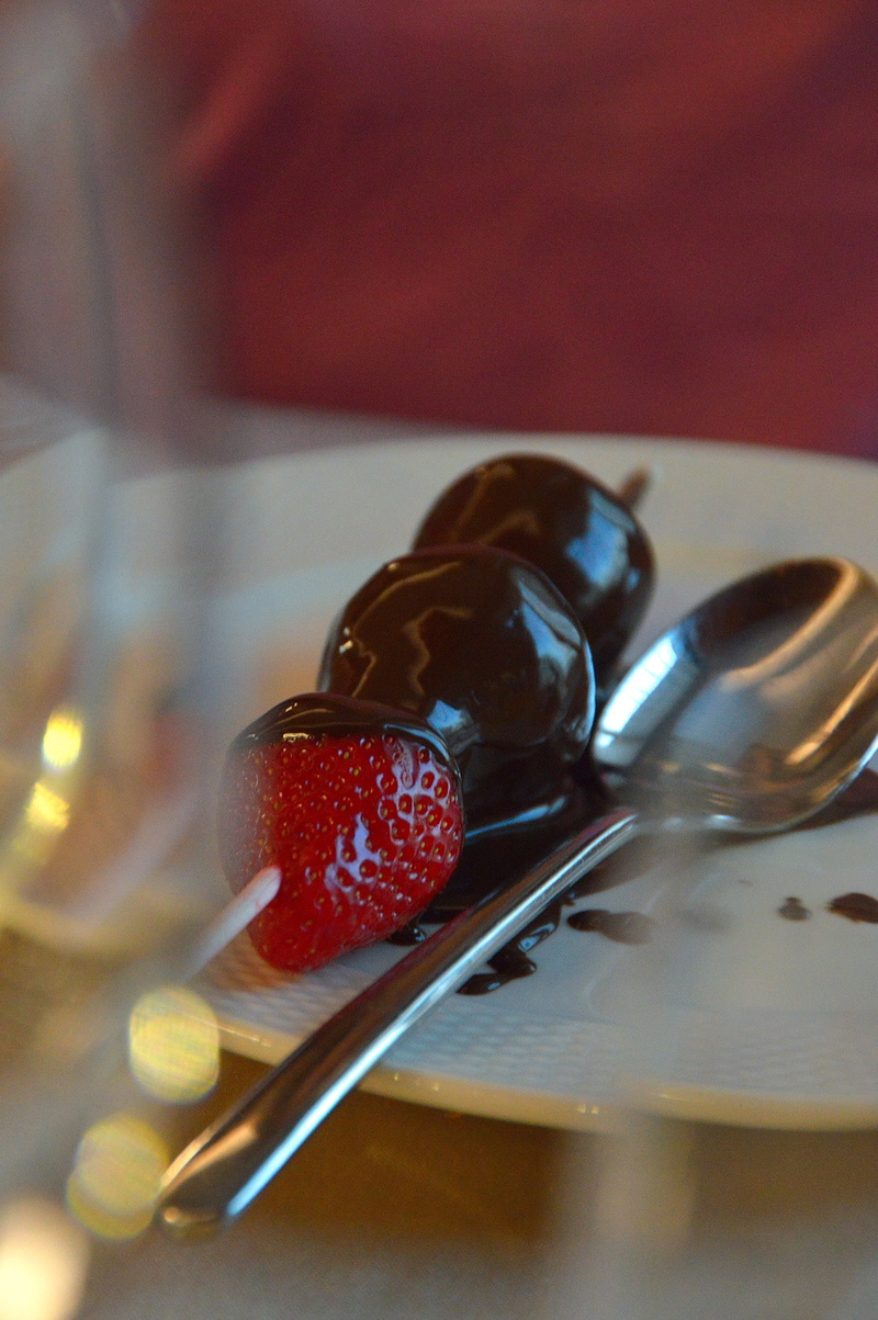 food amp drink, 2K, chocolate, special, table, berry fruit, indoors, close-up, food and drink, food, sweet food, sweets, no people, spoon, temptation