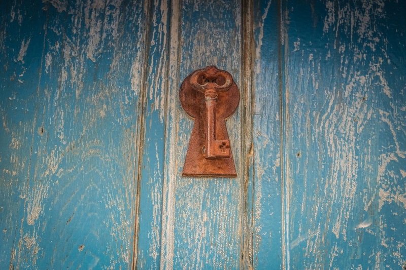 old, rust, porthole, handle, hole, safety, key, security, no people, 5K, day, stained wood, lock, wood, purple, blue, hardwood, painting, close-up, entrance
