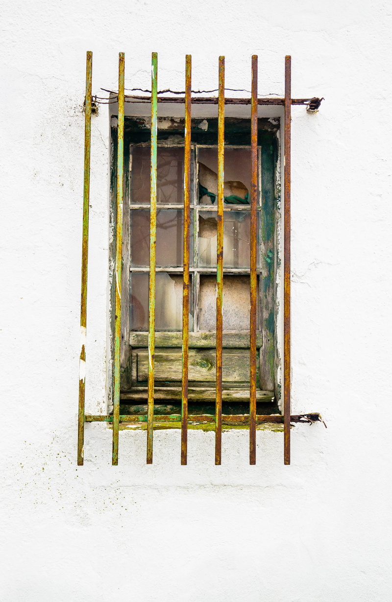 wall, close-up, built structure, side by side, architecture, white color, text, day, shutter, gate, brown, outdoors, light, 5K, grille, grid, no people