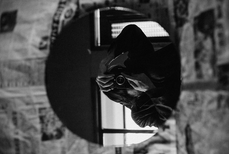 lifestyles, architecture, accessories, wall - building feature, art, clothing, vertebrate, window, selective focus, close-up, adult, 4K, finger, silhouette