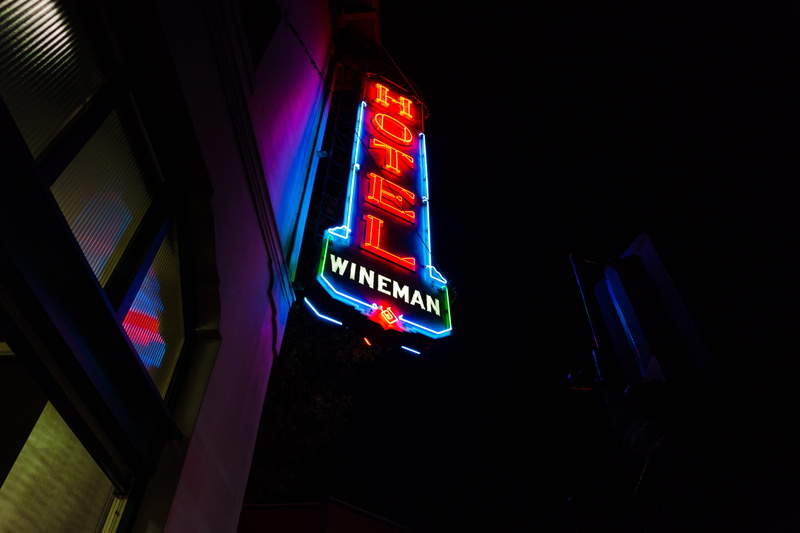 illuminated, sign, night street, built structure, text, 5K, night, nightlife, architecture, outdoors, building exterior, neon sign, western script, low angle view