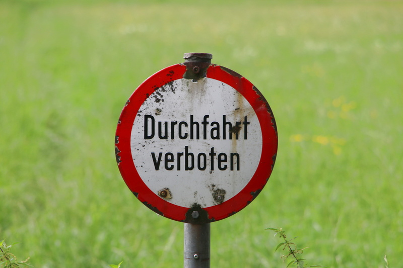 day, information, ban, 5K, grass, plant, billboard, information sign, note, western script, warning sign, warning, no people, communication, nature, shield