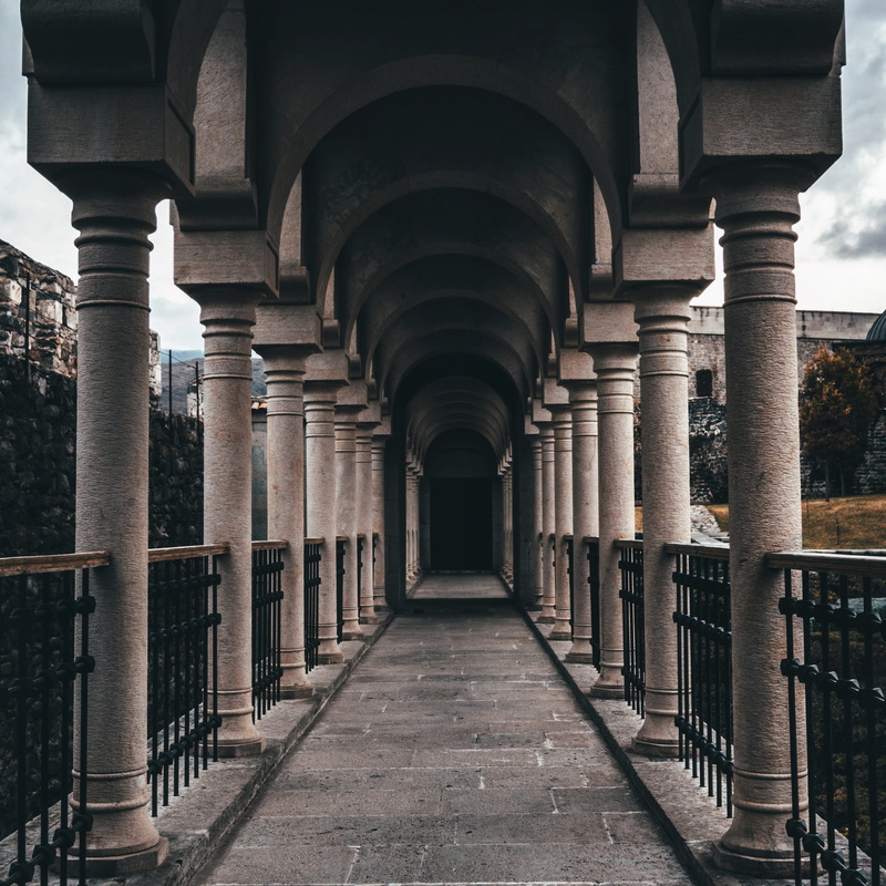 the way forward, architectural column, architecture, epar.od. neon moudanion - neas kalliktatias, floor, ceiling, chalkidiki, arch, pillar, colonnade, building