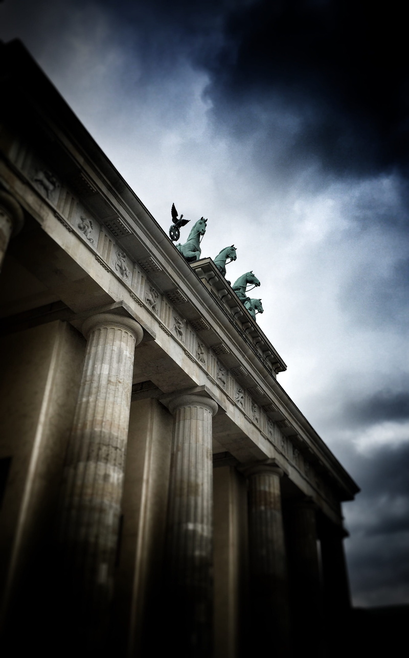 city gate, history, representation, nature, built structure, sculpture, the past, berlin, travel, statue, 2K, art and craft, architecture, building exterior