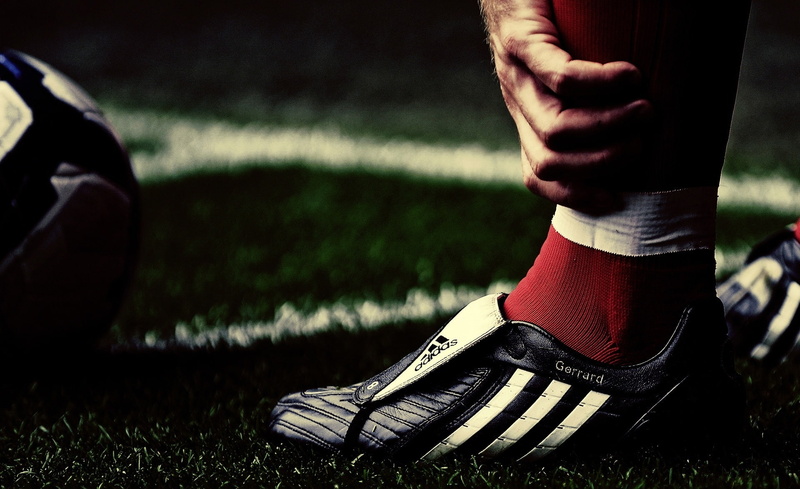 real people, shoe, body part, leisure activity, steven gerrard, sock, white, nature, day, unrecognizable person, limb, human leg, close-up, lifestyles