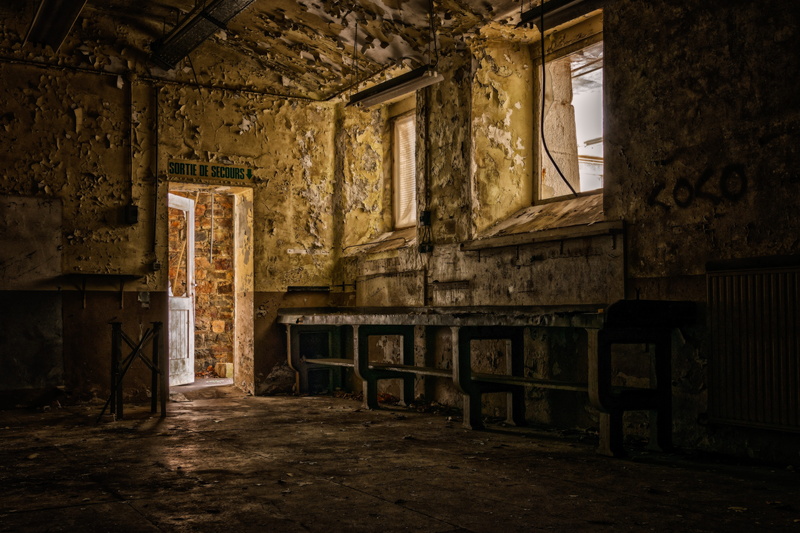 old building, mysterious, home, architecture, brown, decay, break up, weathered, interior, deterioration, no people, gloomy, building, walls, run down