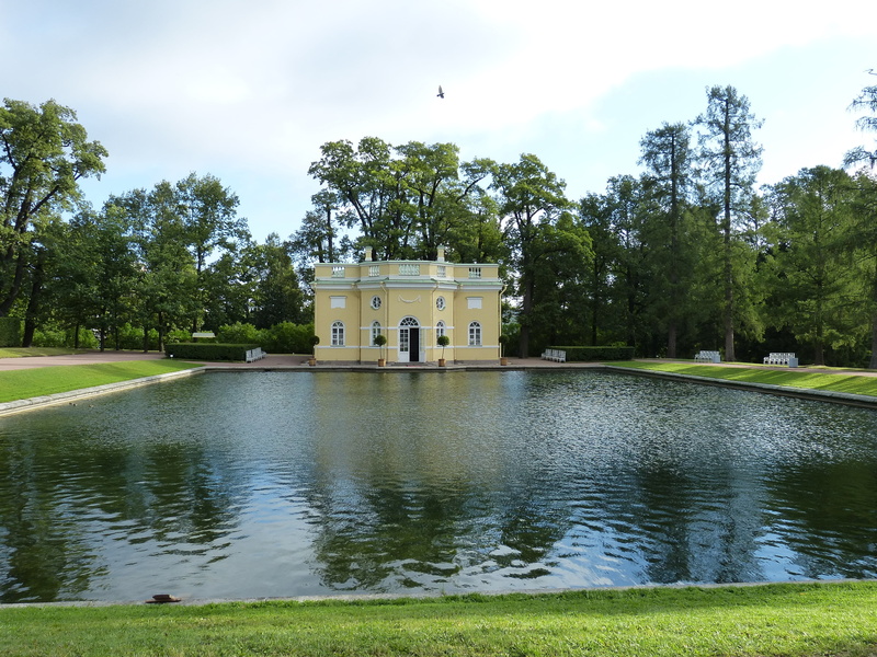 sky, catherines palace, built structure, water, grass, palace, outdoors, nature, facade, green color, lake, reflection, growth, historically, building