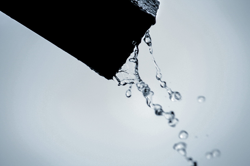 flowing, edge, grayscale, clean, close-up, flowing water, 4K, motion, purity, falling, indoors, rain, wet, pouring, drops, white backgorund, food and drink