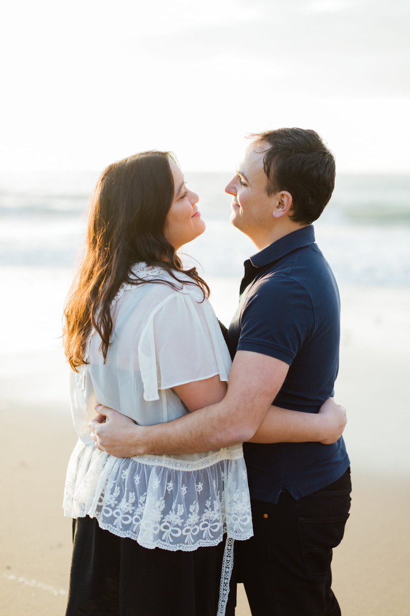 2K, heterosexual couple, san francisco, man, baker beach, daytime, bonding, care, woman, focus on foreground, young adult, clothing, couple - relationship