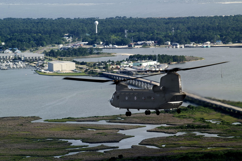 helicopter, chopper, Warrior, Emerald, architecture, military, public transportation, 2015, airplane, no people, built structure, photos, 2K, air vehicle