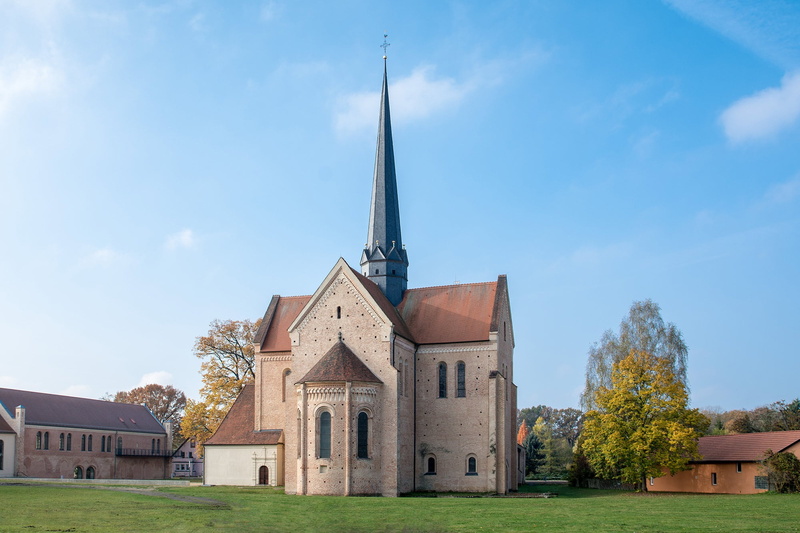 middle ages, spire, brandenburg, monastery, sky, religion, outdoors, field, 1080P, grass, cloud - sky, building, place of worship, no people, plant, belief