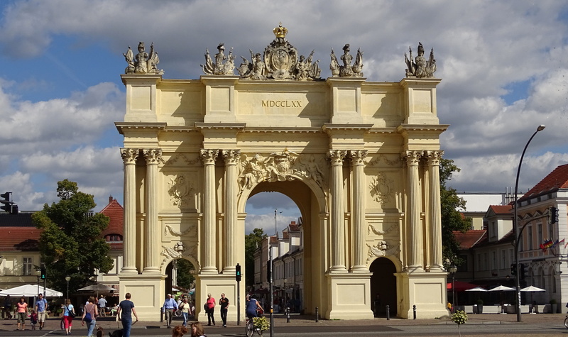 outdoors, gate, Germany, travel, built structure, group of people, travel destinations, 5K, building, Tourist Attraction, crowd, monument, the past, brandenburg gate