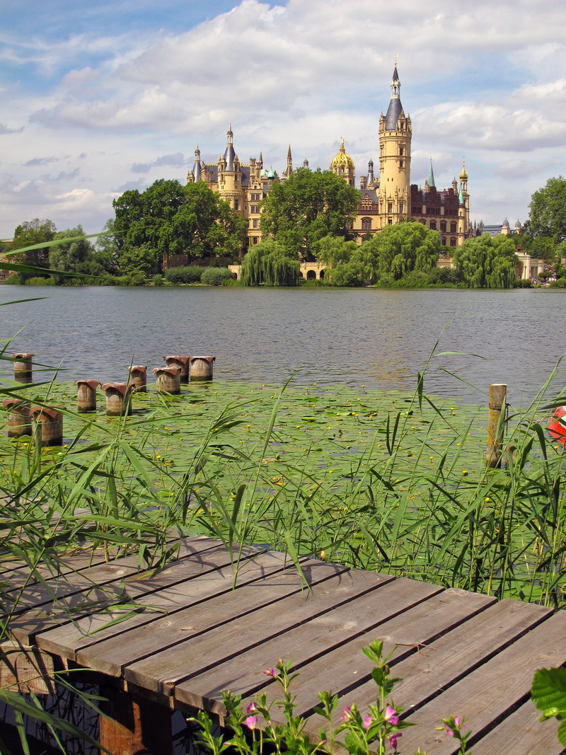 building, growth, Lap, sky, architecture, travel, water, building exterior, lake, travel destinations, religion, nature, 2K, jetty, outdoors, tree, water lilies