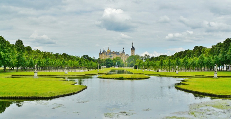 landscape, cloud - sky, photography, sky, schlossgarten, outdoors, 2K, famous Place, castle park, building exterior, government, tourism, built structure