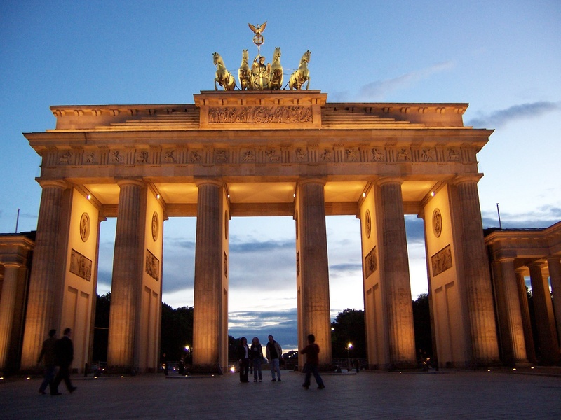 sky, europe, tourist, travel destinations, germany, urban, building exterior, quadriga, built structure, symbol, statue, sculpture, crowd, entrance, 1080P