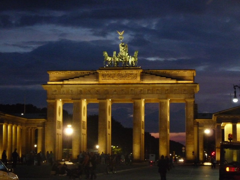 monument, art and craft, building, architectural column, illuminated, dusk, 2K, architecture, quadriga Statue - Brandenburg Gate, tourism, night, nature
