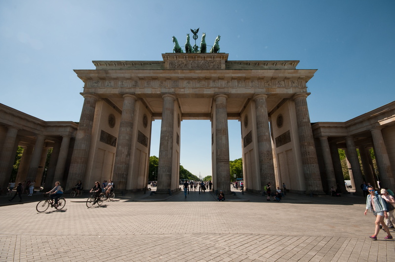 4K, history, group of people, travel, summer, city, people, sculpture, architecture, architectural column, brandenburg gate, day, built structure, travel destinations