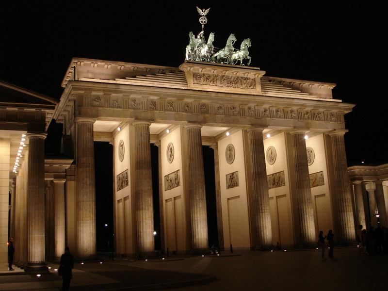 history, concrete, colonnade, night, building exterior, travel destinations, beige, representation, shadow, the past, tourism, statue, city gate, gate