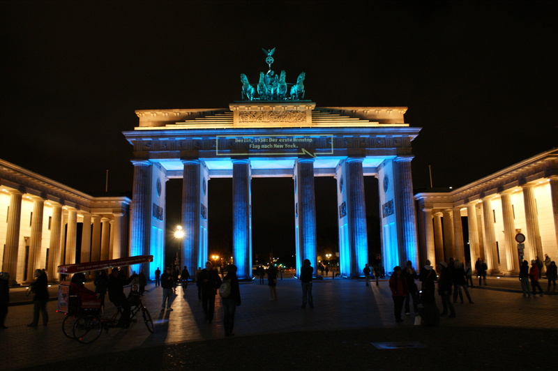crowd, city gate, sculpture, architecture, nightlife, berlin, building exterior, tourism, city, history, large group of people, tourist, travel, architectural column