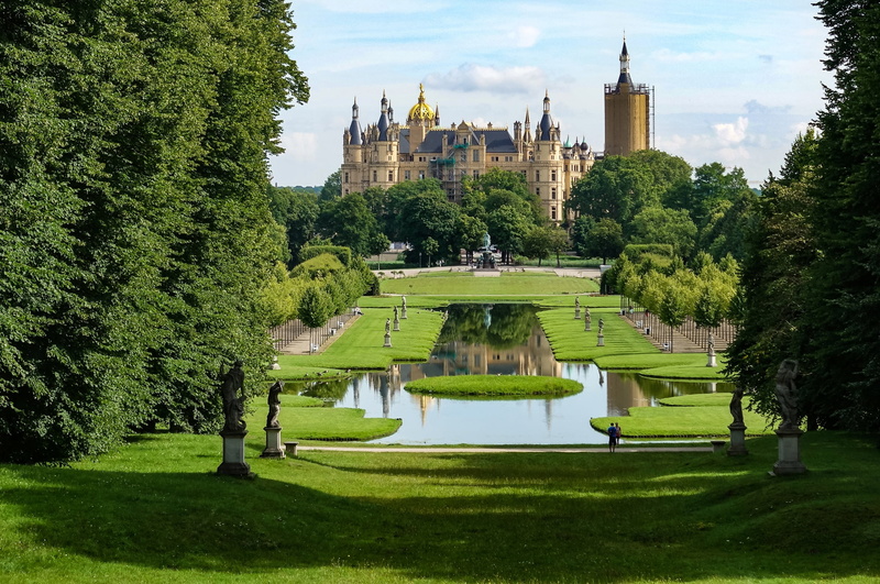 1080P, the sky, Park, clouds, Germany, trees, sculpture, Schwerin, pond, castle