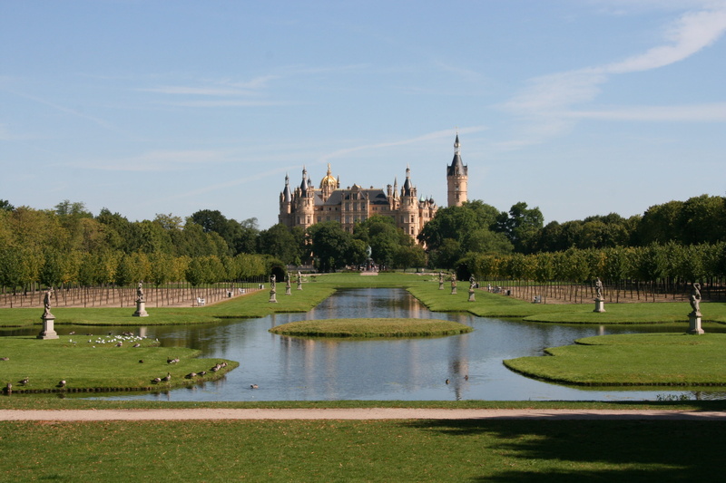 Schwerin Castle, history, the past, castle, tourism, outdoors, 4K, sky, building, travel destinations, reflection, grass, nature, building exterior, lake