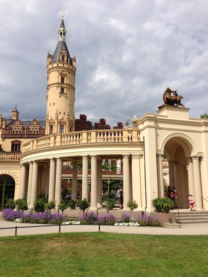 castle, architecture, schwerin, city, government, 2K, built structure, building, historically, history, travel, garden, the past, day, arch, tower, building exterior
