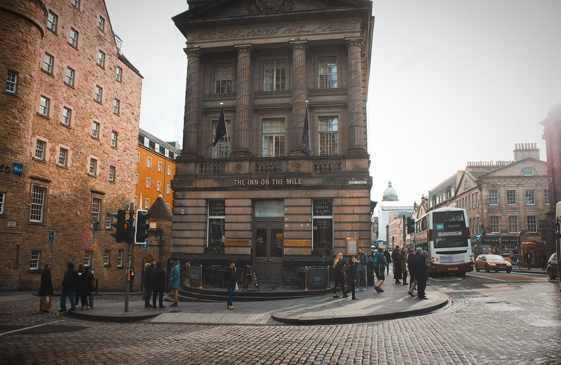 building exterior, large group of people, men, adult, uk, outdoors, travel, transportation, day, united kingdom, royal mile, edinburgh, lifestyles, royal