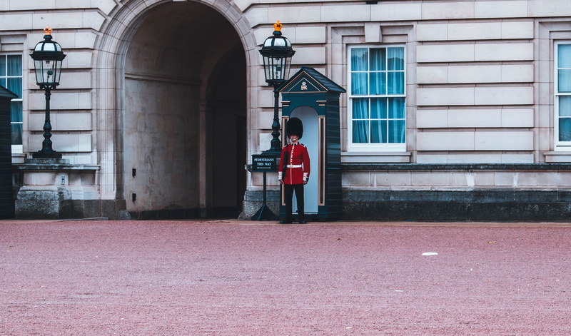 entrance, 4K, occupation, safety, day, built structure, royal, people, security, real people, gate, red, royal palace, building, standing, front view