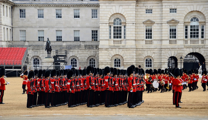 teamwork, event, government, real, man, military, marching band, soldier, marching, uniform, crowd, clothing, palazzo, celebration, men, english, guard