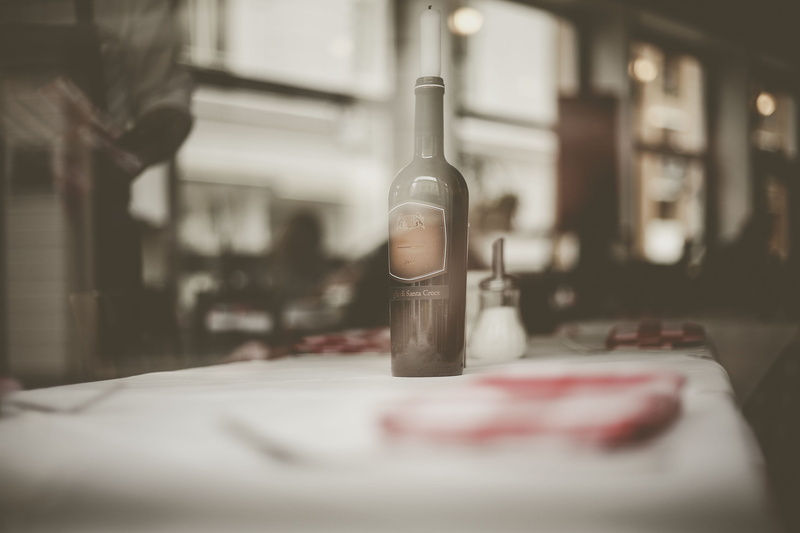 brown, alcohol, food, selective focus, transparent, 2K, cylinder, pub, paper, business, gin, restaurant, refreshment, container, wine bottle, goblet, beer