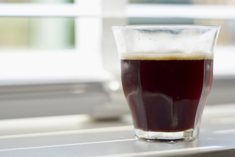 glass, vase, bokeh, 5K, freshness, wine, day, non-alcoholic beverage, coffee, household equipment, drink, table, food and drink, lager, drinking glass