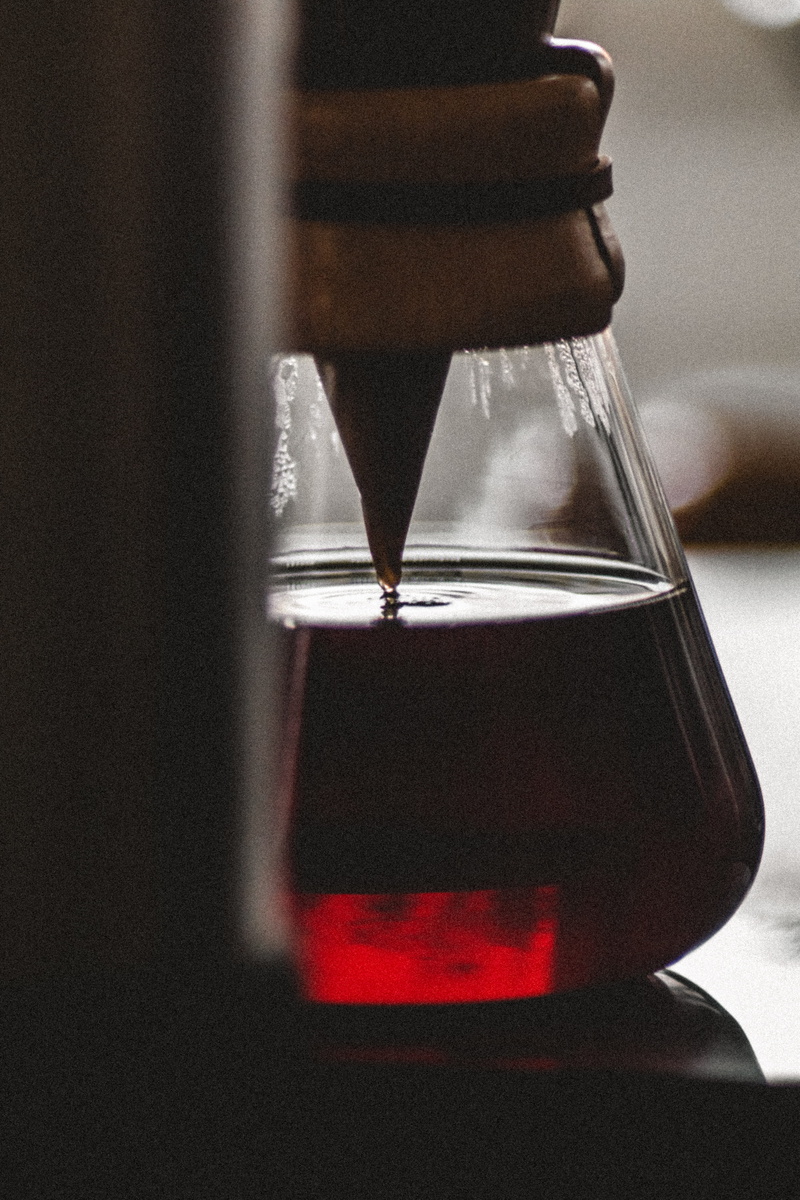 dessert, beer glass, transparent, goblet, coffee, close-up, table, food, motion, pour over, household equipment, indoors, still life, reflection, bottle