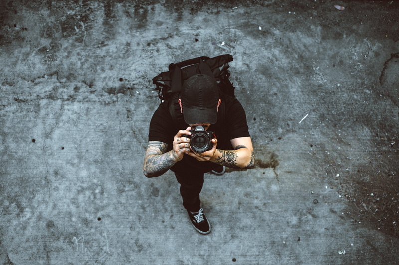 camera, 5K, photo, mid adult men, photography themes, tattoo, len, tattooed, male, mid adult, front view, taking, streetphotography, man, technology, gray