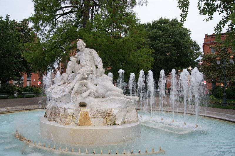 monument, art and craft, tree, representation, no people, built structure, creativity, motion, toulouse, day, 4K, flowing water, statue, architecture