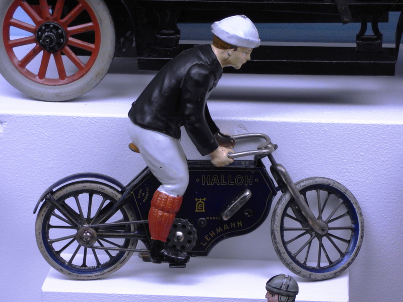 cycling, cyclist, conquering adversity, wheelchair, sitting, men, differing abilities, land vehicle, tyres, casual clothing, mode of transportation, shorts