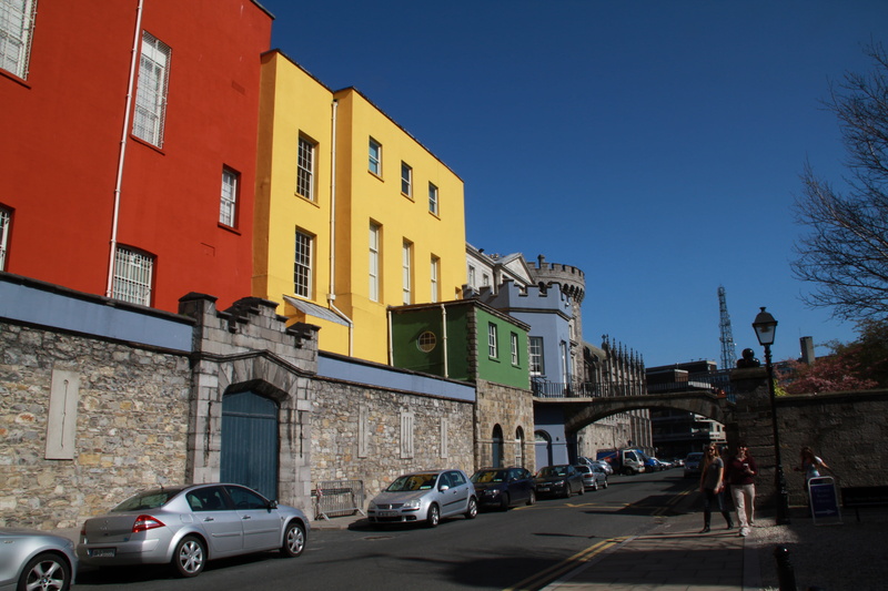 car, dublin, medieval, monument, historic, mode of transportation, day, 5K, landmark, built structure, residential district, Building, building, street