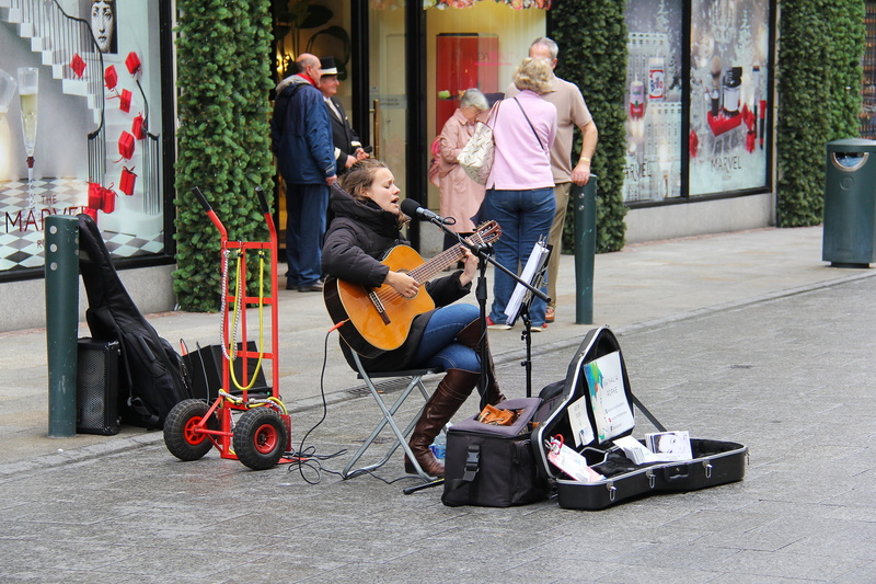 adult, outdoor, guitar, outdoors, architecture, real people, 2K, ireland, performer, building exterior, males, city, music, europe, day, shopping centre