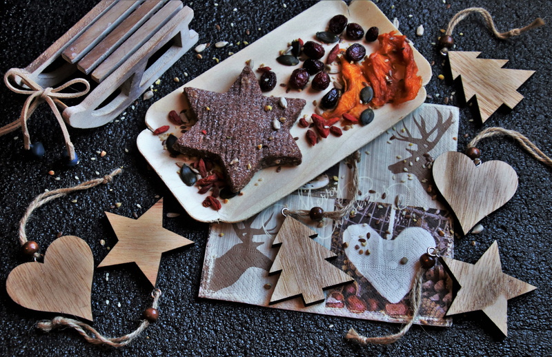 decorative, ornament, the ceremony, parish, food and drink, healthy eating, baked, cookies, winter, composition, party, fruit, wood - material, joy, christmas