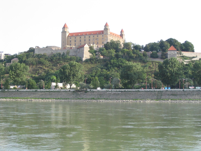 1080P, europe, animals, castle, bratislava, travel, slovakia