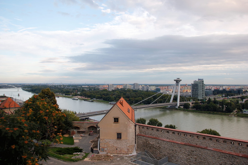 bridge, bridge - man made structure, uilding, bratislava, skyscraper, cloud - sky, built structure, 1080P, center, building exterior, cityscape, city